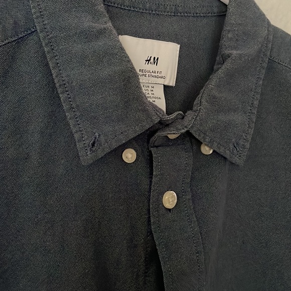 H&M steel blue button-down oxford with a button-down collar medium - Picture 2 of 3